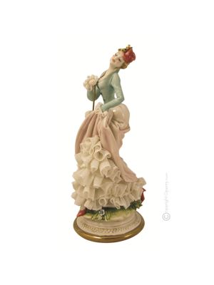 WALKING LADY Statue figurine Capodimonte porcelaine faite à la main en Italie