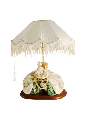 GENTLEWOMAN AVEC LIVRE - LAMPE Lampe de table Capodimonte Porcelaine Made in Italy