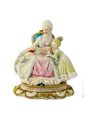 STORYTALE TIME Statuette figurine en porcelaine de Capodimonte faite à la main en Italie