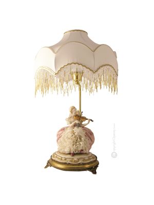 DAMES AU VIOLON - LAMPE Lampe de table en porcelaine de Capodimonte Made in Italy