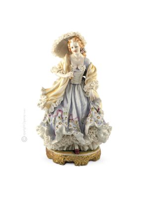 DAME AVEC CHÂLE Statuette figurine en porcelaine de Capodimonte faite à la main en Italie