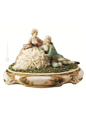 YOUNG LOVERS Statuette figurine en porcelaine de Capodimonte faite à la main en Italie