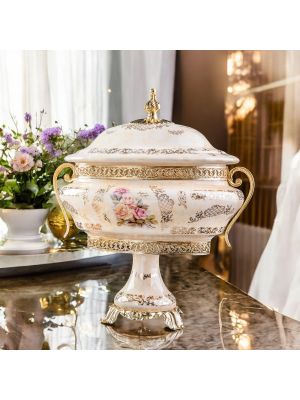 Coffret, élégant coffret à bijoux en céramique fine, avec d'élégants détails floraux et dorés.