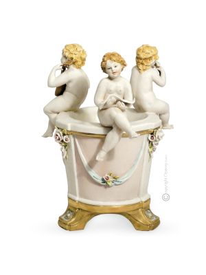 CHERUBI AL POZZO Figurine en porcelaine de Capodimonte faite à la main Fabriqué en Italie