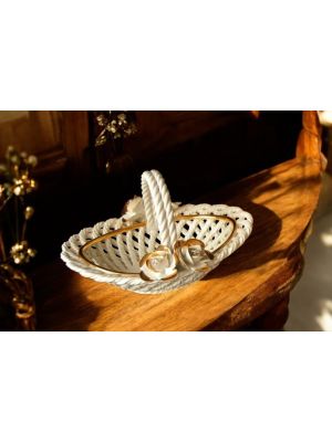 Centre de table prestigieux en céramique, avec roses et détails dorés, fait à la main.