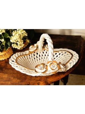 Centre de table en céramique artisanal, avec roses et détails dorés, fait main.