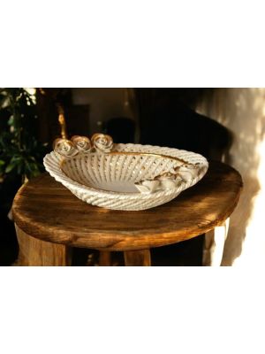 Centre de table, panier en céramique, avec roses et facettes dorées, fait main.