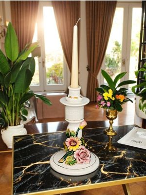 Bougeoir artistique en céramique, décoré de fleurs et de détails dorés, fait à la main.