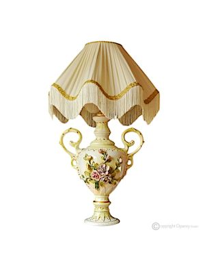 Lampe de table en céramique artistique de style baroque, décorée de fleurs et de détails dorés, faite à la main