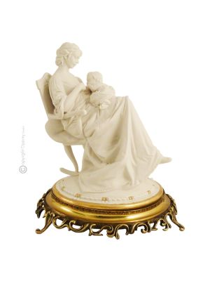 MÈRE DANS LE ROCKING CHAIR Figurine en porcelaine de Capodimonte faite à la main Made in Italy