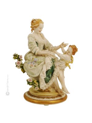 MÈRE AVEC ENFANT Figurine en porcelaine de Capodimonte faite à la main Fabriqué en Italie