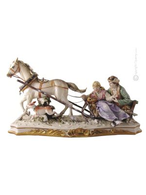 SUR LA NEIGE Figurine en porcelaine Capodimonte faite à la main Made in Italy