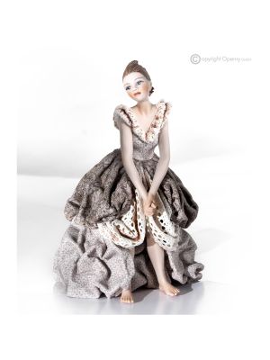 DAME - Statuette Capodimonte, dame en porcelaine, beauté intemporelle.