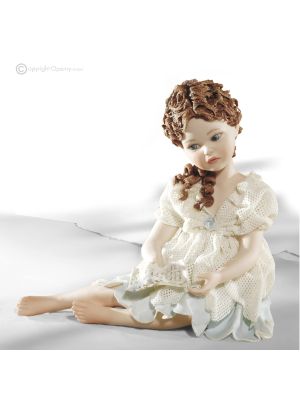 Statuette romantique OFELIA Capodimonte, élégance et douceur italienne.