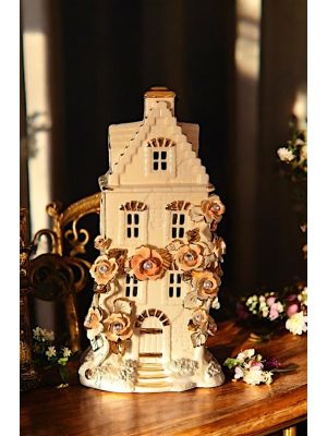 Bougeoir en céramique fine, décoré de roses, de cristaux et de détails dorés, fait à la main.