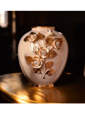 Élégant vase en céramique, enrichi de roses, de cristaux Swarovski et de détails dorés.