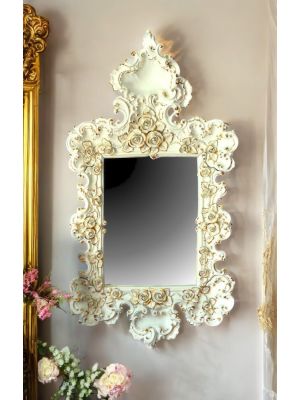 Miroir en céramique, décoré de roses, de cristaux Swarovski et de détails dorés, fait à la main.