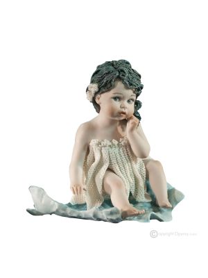 VIOLET - Capodimonte, élégante statuette en porcelaine, une œuvre d'art unique.