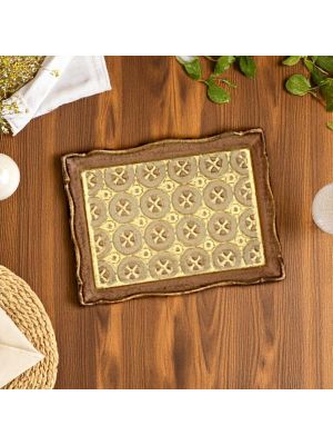 Œuvre en bois fabriquée à la main, embellie de feuilles d'or 24 carats et créée au cœur de Florence.