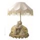 DAME AVEC LIVRE - LAMPE Lampe de table en porcelaine de Capodimonte Made in Italy