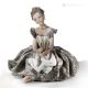 Statuette DAME Capodimonte, dame en porcelaine raffinée, élégance italienne.