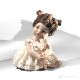 Statuette DORE Capodimonte, douceur romantique en porcelaine fine.